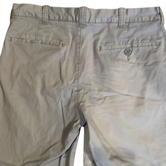 J Crew Flex Chino Men’s Size 30 Lt Grey Flat Front Shorts with Belt Loops - Picture 2 of 7